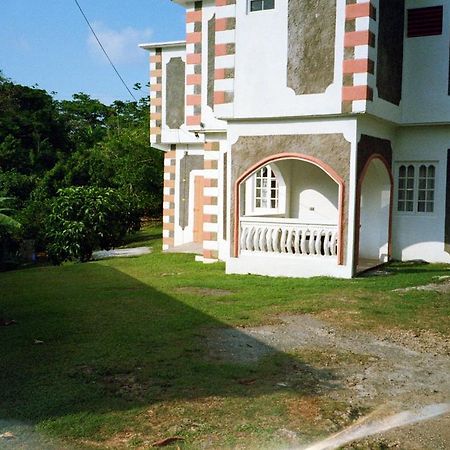 Boston Beach Guesthouse Port Antonio Esterno foto
