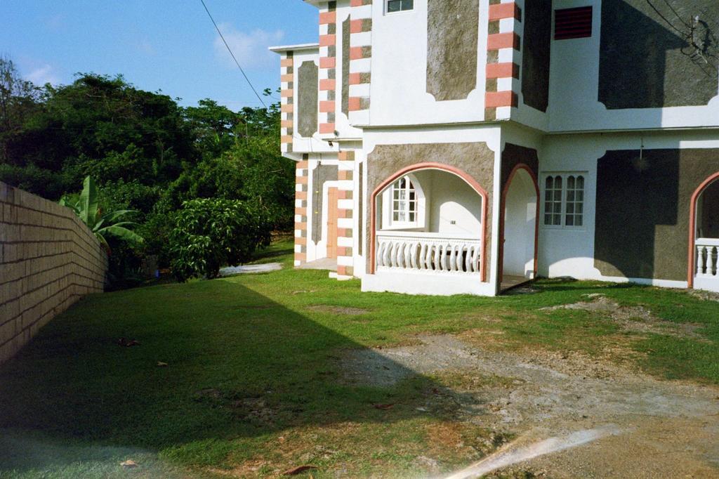 Boston Beach Guesthouse Port Antonio Esterno foto